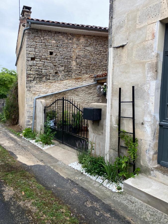 La Cour Blanche Villa Verteuil-sur-Charente Kültér fotó